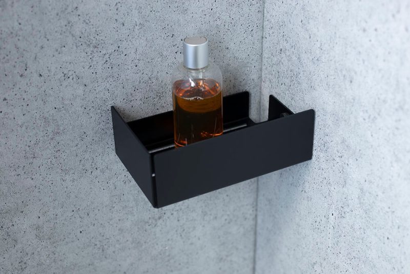 czarna polka narozna pod prysznic SEN 20cm mocowanie z prawej IMOdesign | Akcesoria łazienkowe - IMOdesign